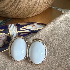 Trifari Vintage ‘Radiance in White’ Lucite Gold Tone Pierced Post Earrings